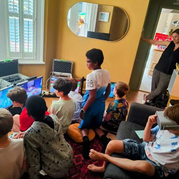school-afternoon-gaming-party-SE-London